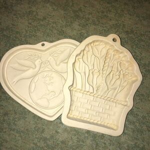 Set 2 Stoneware Pampered Chef/Wilton